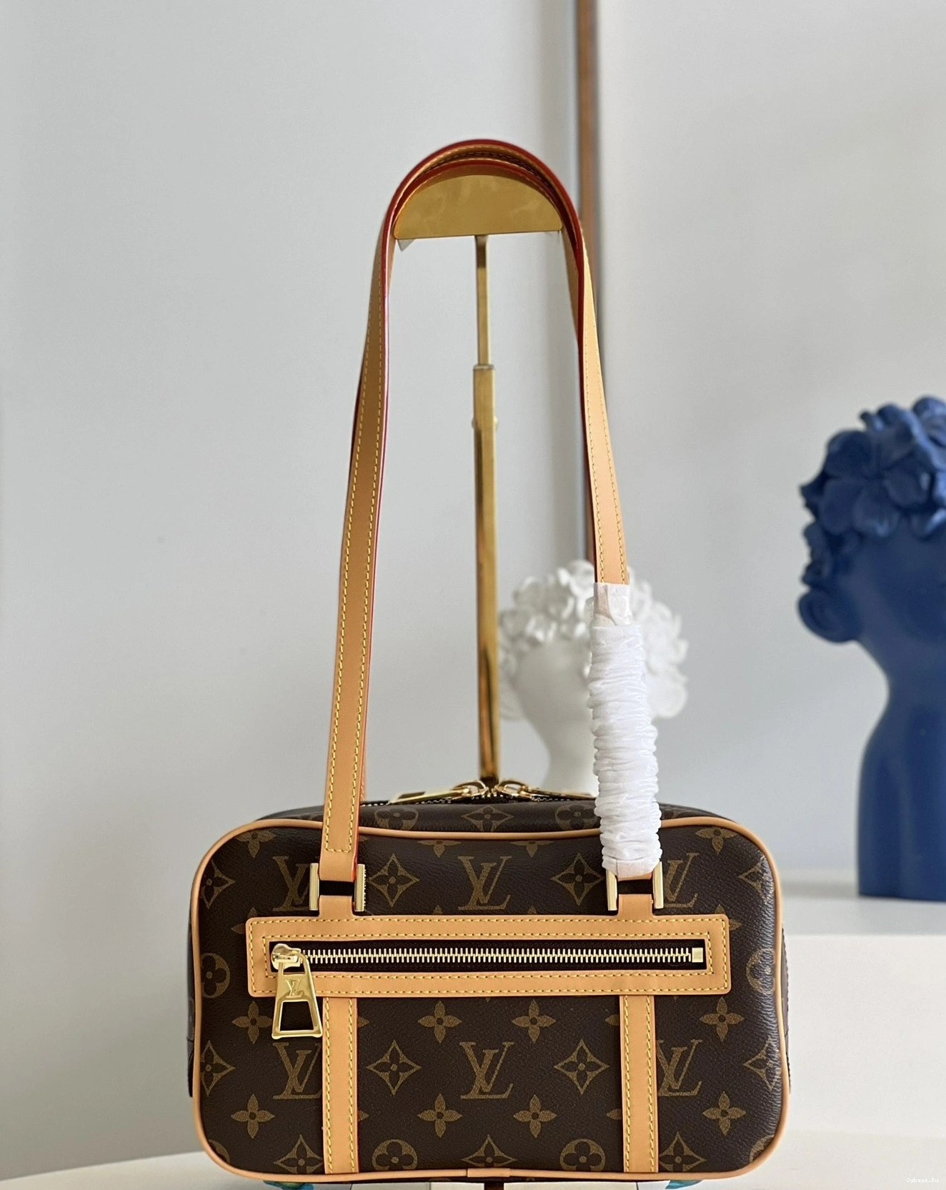 VUITTON CITE LOUIS 0220